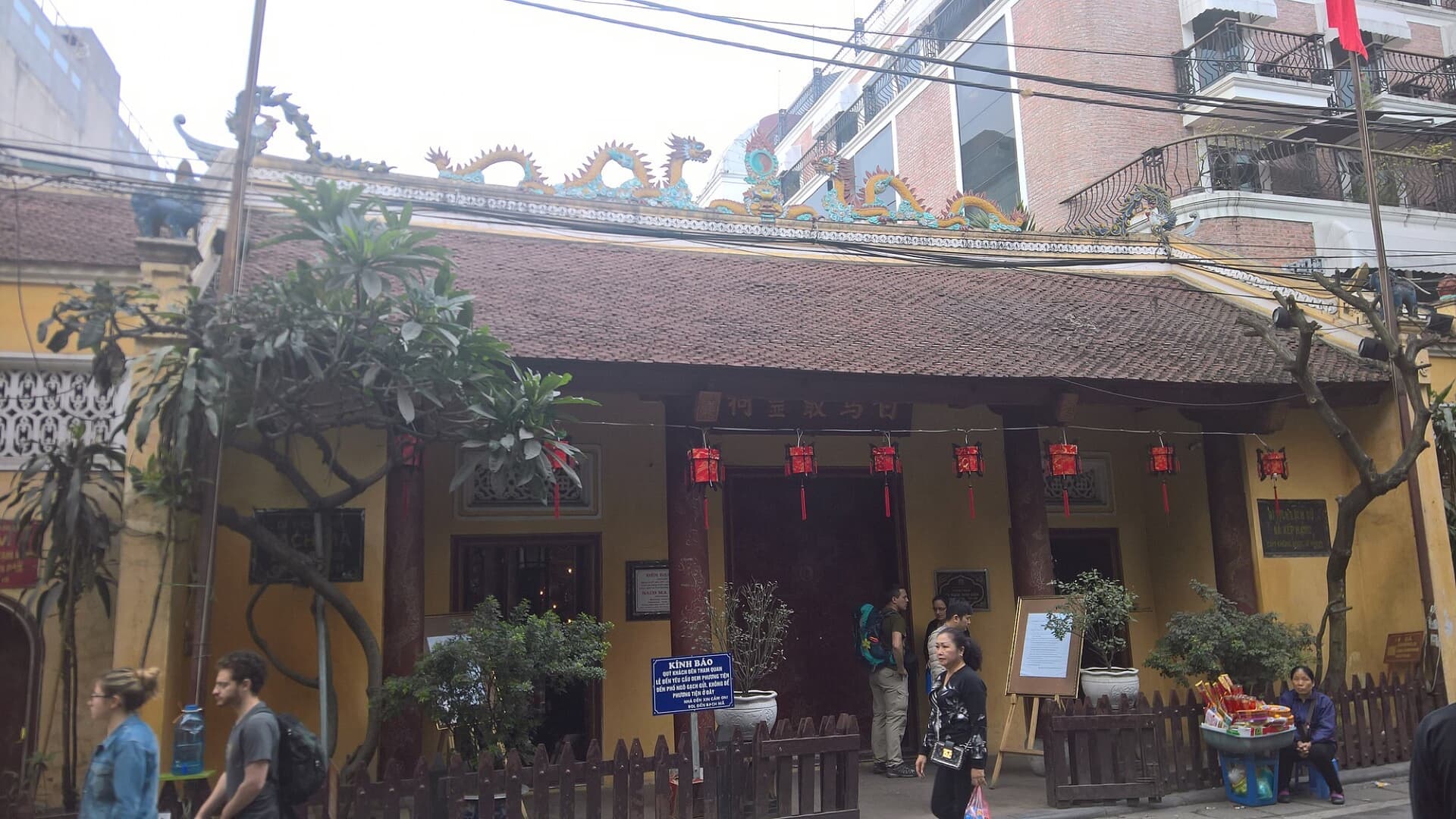 Thăng Long Tứ trấn
