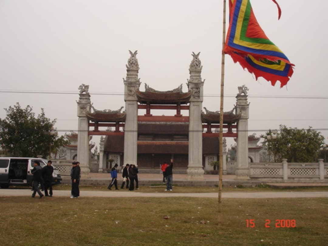 Khu lăng mộ và đền thờ các vị vua triều Trần