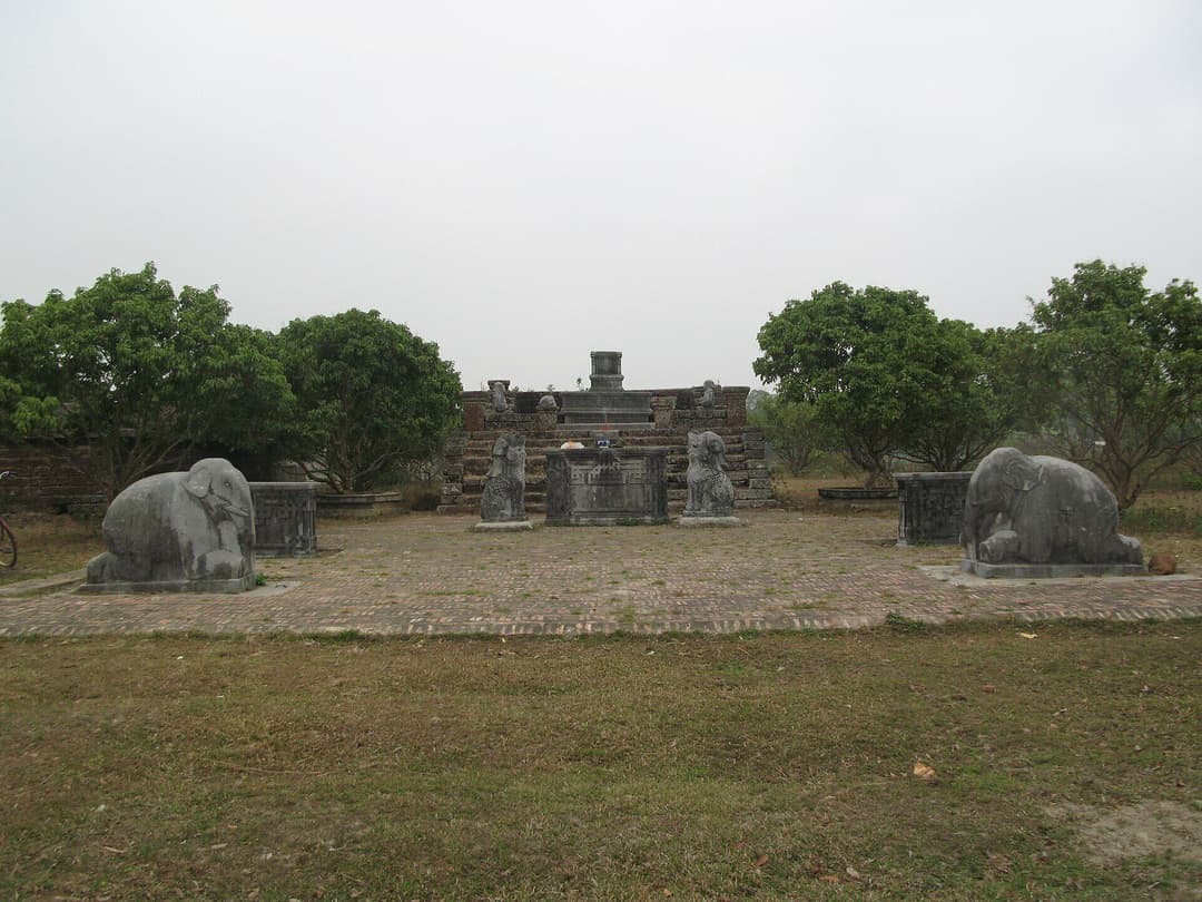 Lăng Dinh Hương